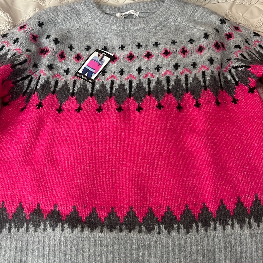 Thick patterned sweater